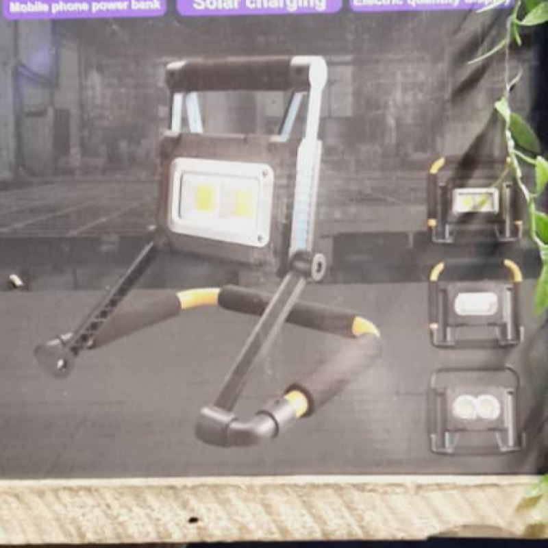 Lampe de travail de jardin multifonctionnelle à LED pliable à haute puissance pour extérieur