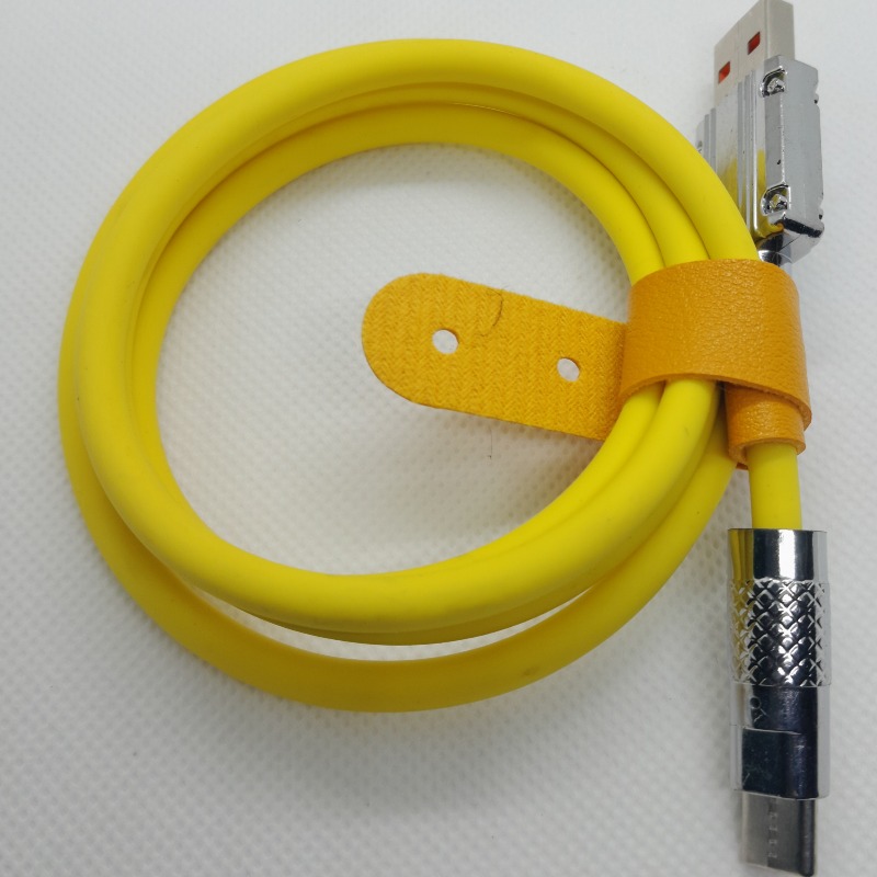 "Câble Américain USB Type-C: Recharge téléphone et transfert d'images"