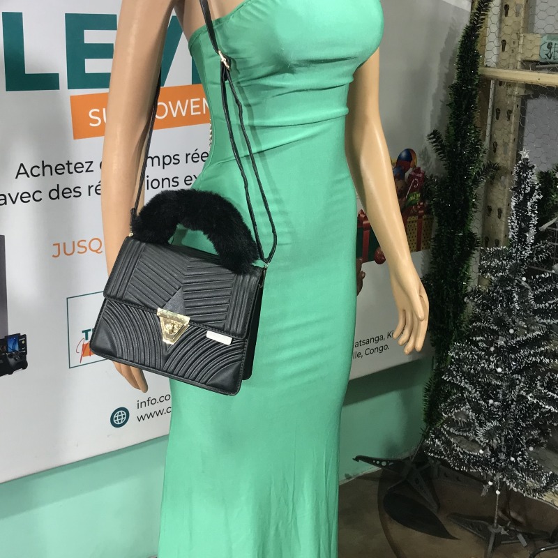 Complet Elengui ya Mwasi: Mini Sac, Robe et Perruque 