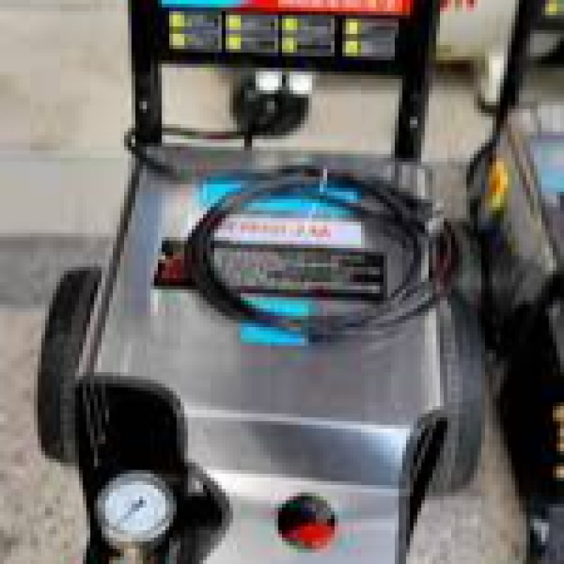 Karsher Lave professionel de vehicule, mot, etc, 