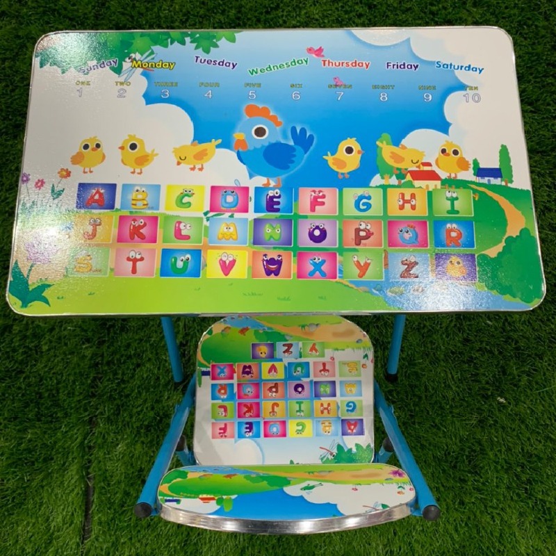 table d'étude et chaise pour enfants sur le thème du dessin animé