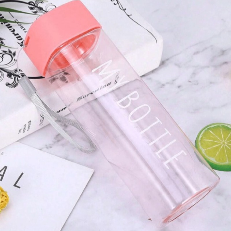 Bouteille d'eau en plastique mignonne de 500ml avec ficelle