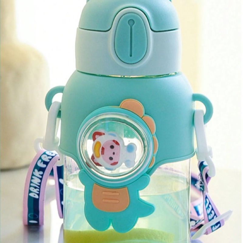  Bouteille d'eau 3D Animal - Bouteille d'eau 3D Poupée - Tasse à paille de dessin animé portable - Tasse à paille à sangle rebondissante - Jolie tasse d'eau pour garçons et filles - Design mignon de lapin/dinosaure/astronaute, cruche de sport étanche avec