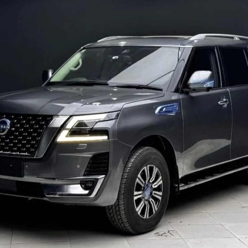 Nissan Patrol Platinum, année 2023, 4x4 intégrale intelligente, boite Automatique, 7 rapports, 5.6L V8 Diesel (≈ 400 ch selon version)