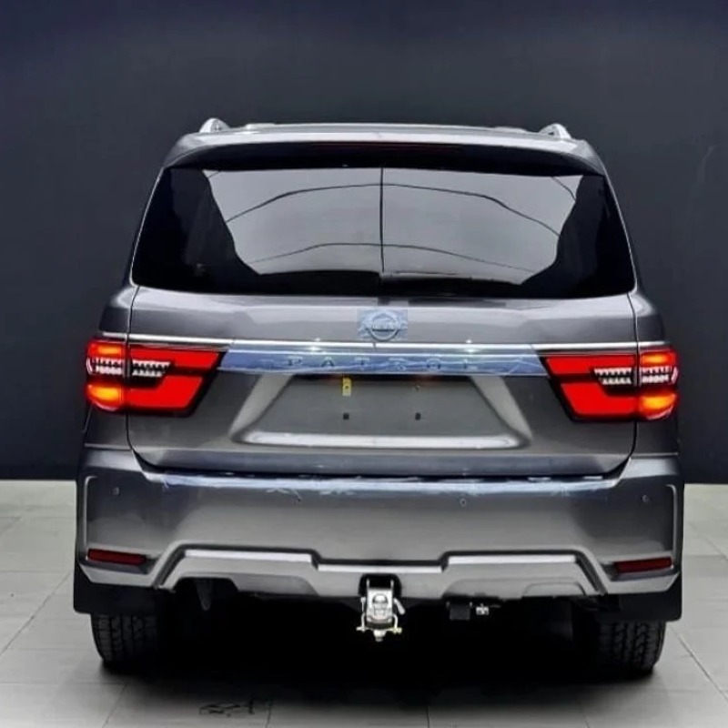 Nissan Patrol Platinum, année 2023, 4x4 intégrale intelligente, boite Automatique, 7 rapports, 5.6L V8 Diesel (≈ 400 ch selon version)