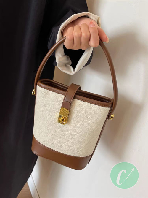 sac à bandoulière disponible à Brazzaville 🇨🇬 🇨🇬 @