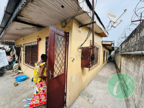 1/2 Parcelle prêt habité mise en vente 
Quartier ounze 
Dans la Rue NKouma
Prix : 70.000.000frs à discuter légèrement 
Dimensions : 172.78 m²
Ville Brazzaville