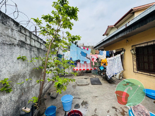 1/2 Parcelle prêt habité mise en vente 
Quartier ounze 
Dans la Rue NKouma
Prix : 70.000.000frs à discuter légèrement 
Dimensions : 172.78 m²
Ville Brazzaville