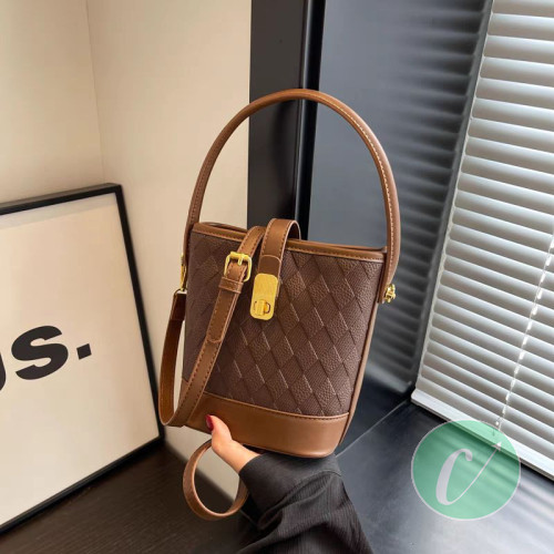 sac à bandoulière disponible à Brazzaville 🇨🇬 🇨🇬 @