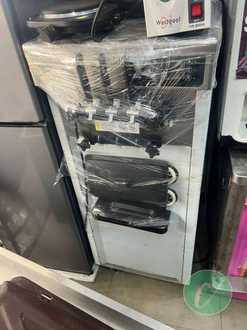 Deux machines a crème
A 1.500.000frs
L'unité a 750.000frs
État initial vraiment neuf jamais utilisé
Veillez me contacter 
Ville Brazzaville