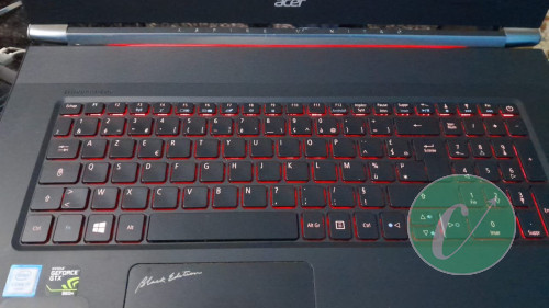 Acer V 17 nitro Black édition gaming core i7 6th ram 16 gb SSD 128 gb et 1T batterie 🔋 béton 
taille écran 17 pouces
prix:  275.000frs mil discutable légèrement
Ville Brazzaville quartier Makelekele