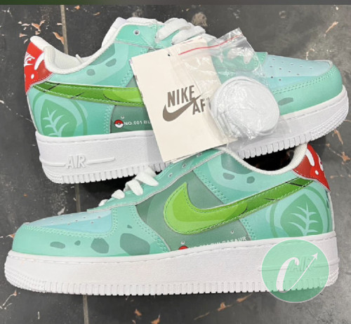 Nike Air Force 1 personnalisées avec un thème Batman et Joker. 