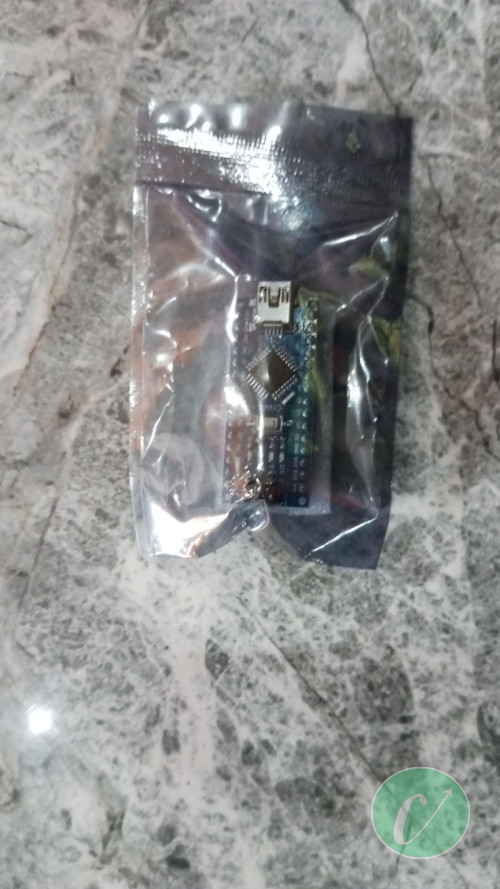 des microcontrôleurs ( carte Arduino Uno, nanu,) et module à relay 