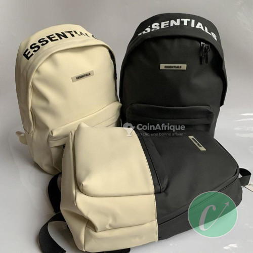 Sac Essentials tendance pour un outfit original.