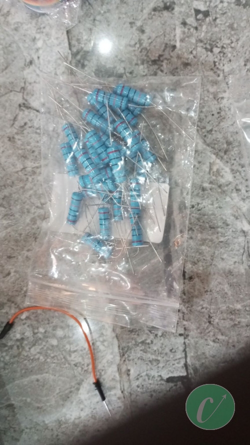des microcontrôleurs ( carte Arduino Uno, nanu,) et module à relay 