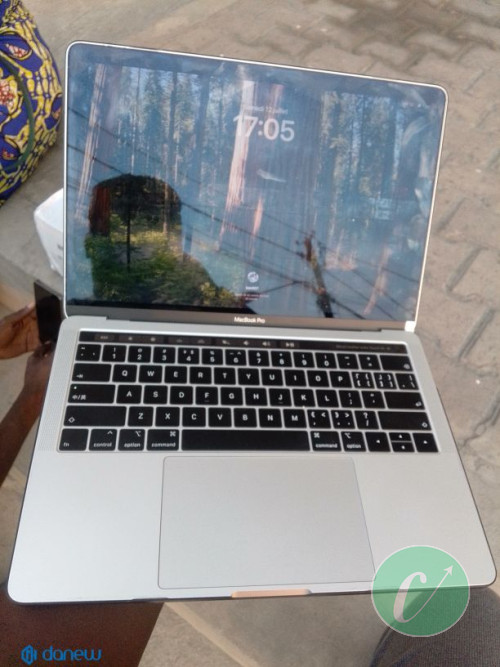 Mac Book 2017
Core i5
256gb SSD
8gb RAM

Ville Brazzaville quartier bacongo
Prix : 350.000frs